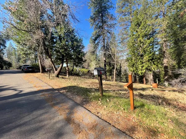 10368 Hanging Wall Dr, Grass Valley, CA 95945