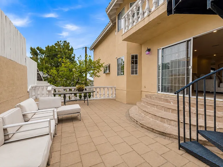 Gladiola Dr — Photo 29