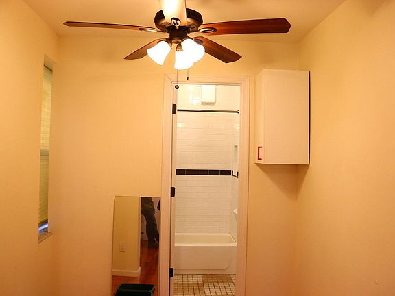 3rd image of 426 W 45th St #2RW