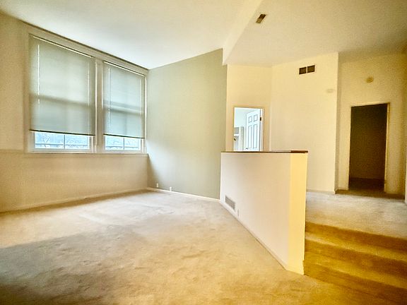 2nd image of 939 Delaware Ave