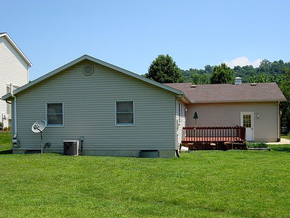2nd image of 51 Hanover Dr #562/272