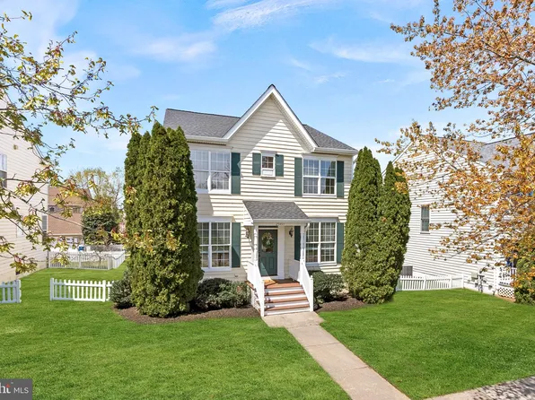 25453 Beresford Dr, Chantilly, VA 20152