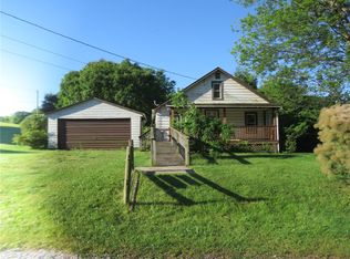 15 Deer Hollow Ln, Tarentum, PA 15084