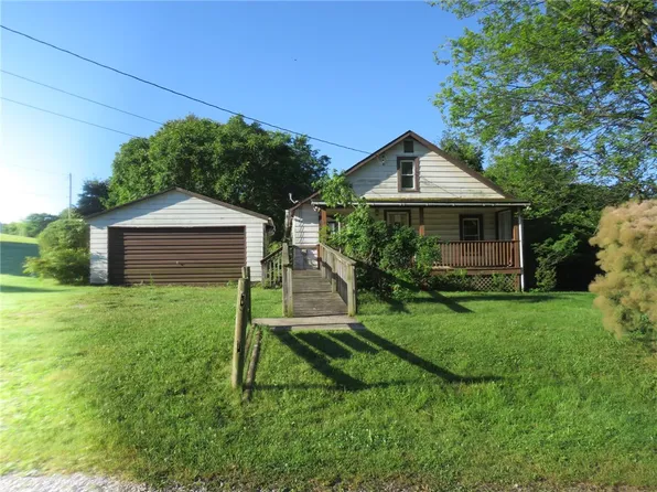 15 Deer Hollow Ln, Tarentum, PA 15084