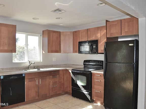 3rd image of 501 E El Camino Dr