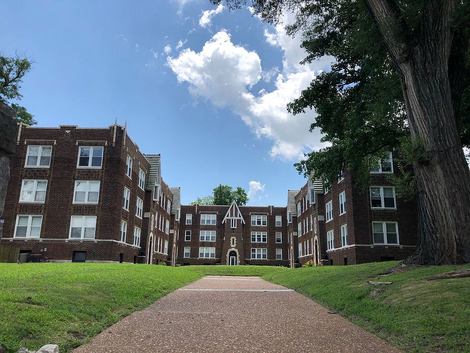 1st image of 3308 Russell Blvd APT A