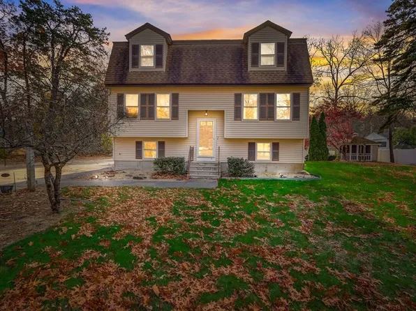 79 James Ave, Tewksbury, MA 01876