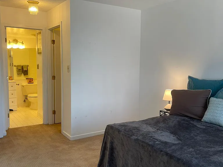 2111 Wisconsin Ave NW #418 — Photo 11
