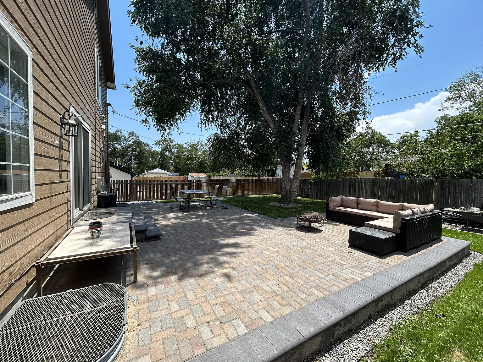 3 bed, 2.5 bath, 2499 sqft, $3,550 — Photo 2