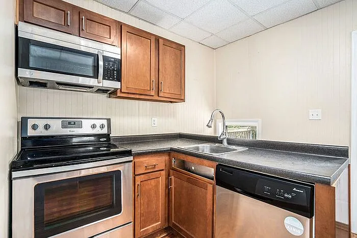 2 bed, 1.0 bath, 830 sqft, $1,399 — Photo 2