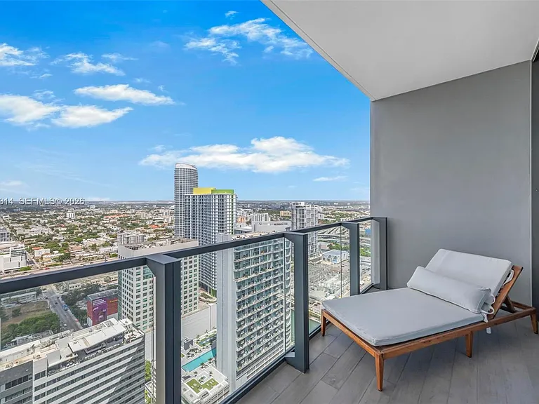 88 SW 7th St #3806 — Photo 14