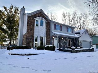 1210 Beemer Ct, Oxford, MI 48371