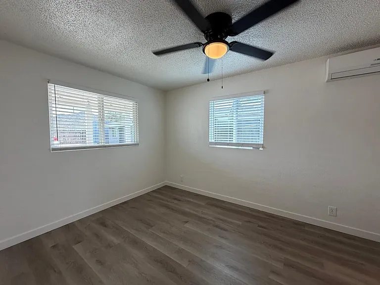 1027 E Dunlap Ave #4 — Photo 10