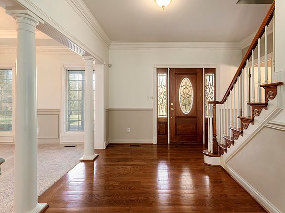 5th image of 12910 Urton Ln