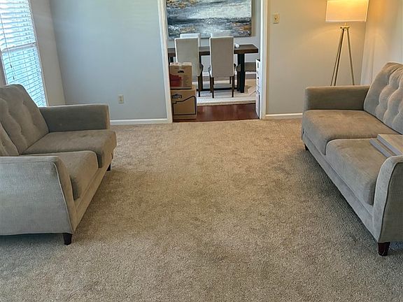 5th image of 938 Meadowlark Ct