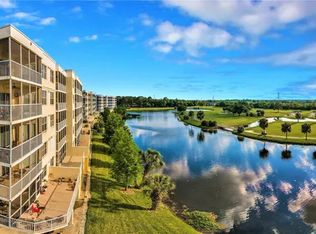 1200 Country Club Dr APT 6304, Largo, FL 33771