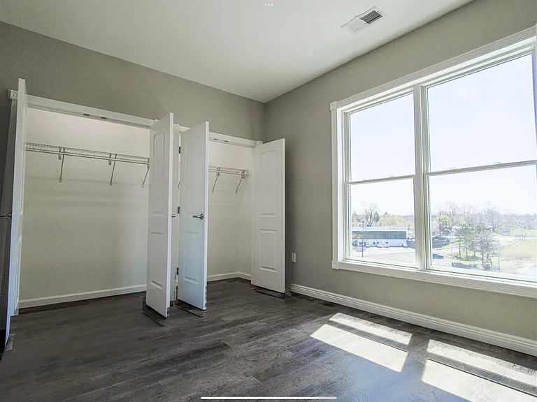 19 Main St #20 — Photo 20