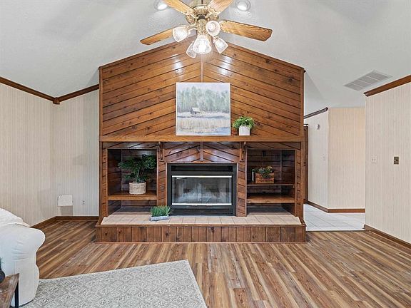 4th image of 3710 War Admiral Dr
