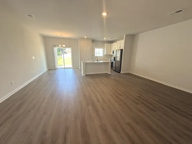 121 Bartlett Dr — Photo 45