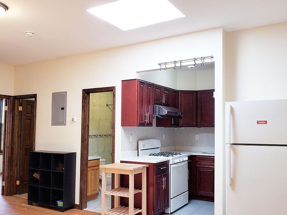 1st image of 217 E Broadway APT 4