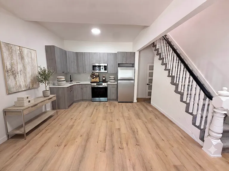 75 Stewart St #1 — Photo 2
