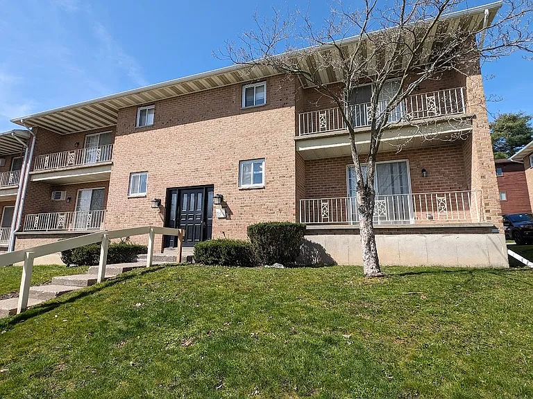 Squire Colony Apartments — Photo 4