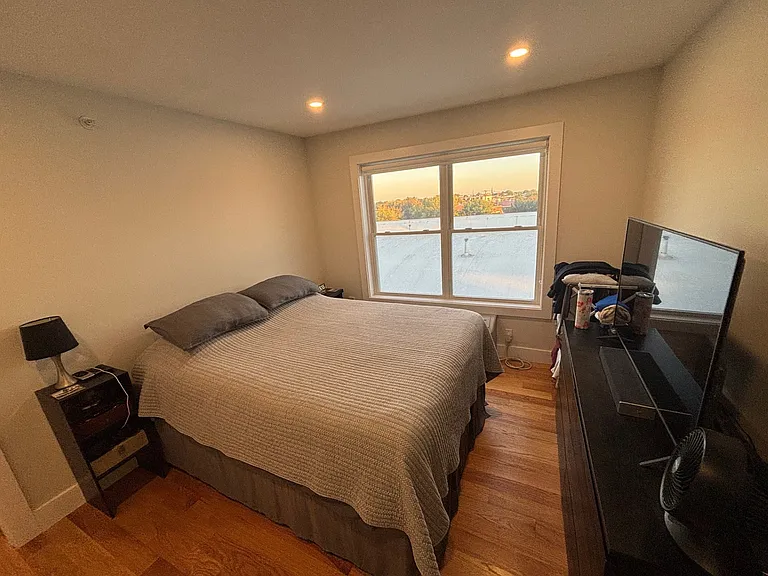 164 Getty Ave #2 — Photo 6