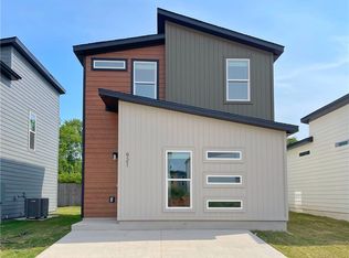 921 Reading Railroad Ln, Bentonville, AR 72713
