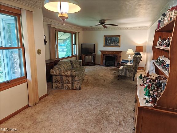 4th image of 5820 Sarah Ave NW