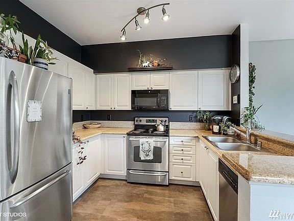 5th image of 3116 164th St SW APT 611