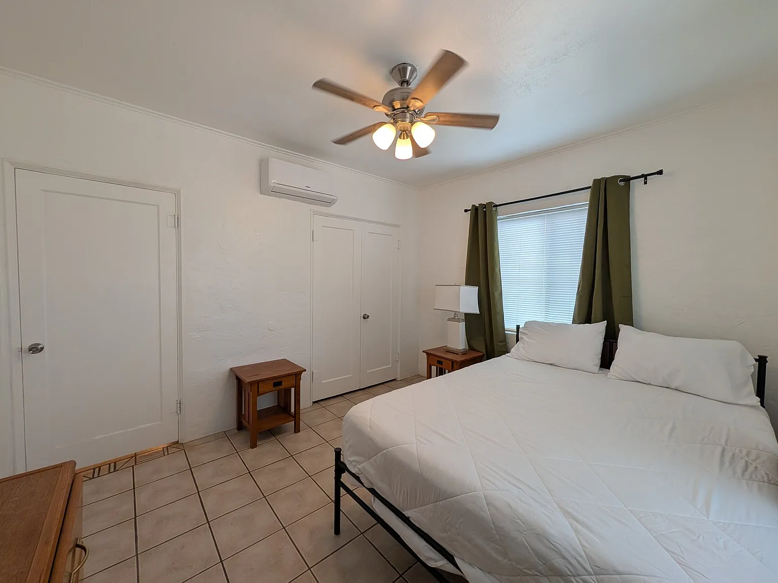 The Sunny House - Fully Furnished 2BD w/ All Utilities Included! (Near UA & Banner) — Photo 4
