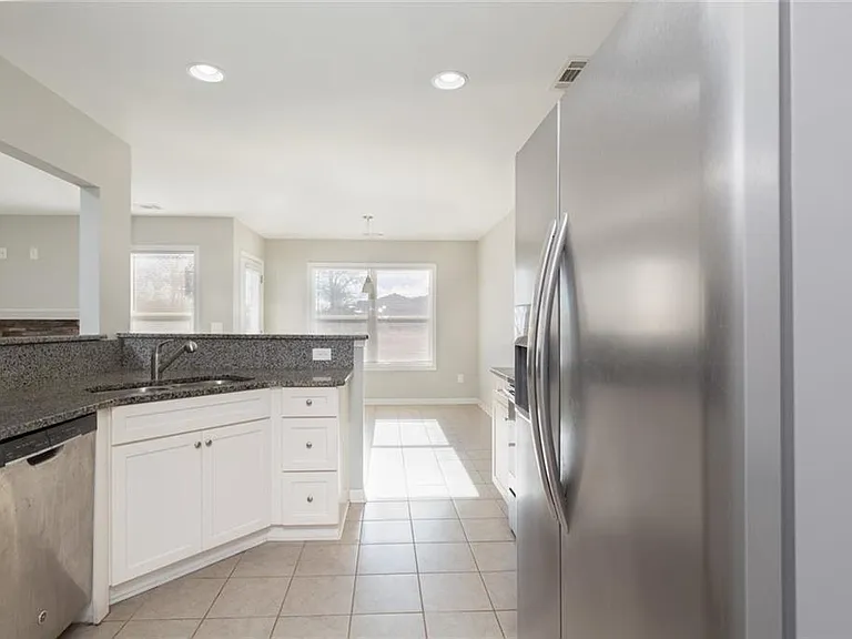 82 Gray Field Ct — Photo 15