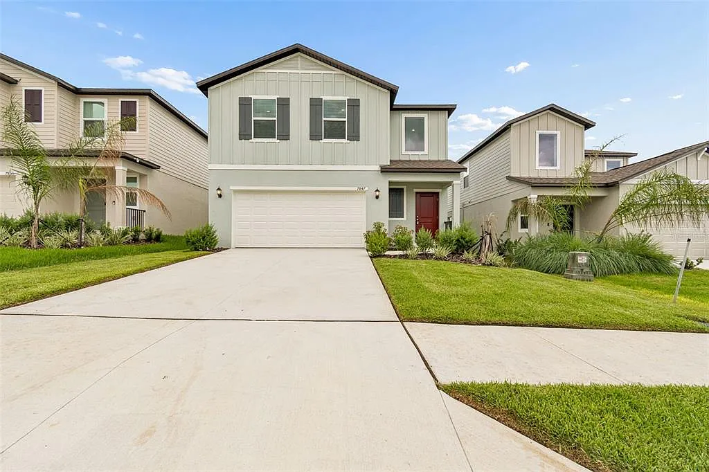 4 bed, 2.5 bath, 1887 sqft, $2,300 — Photo 3