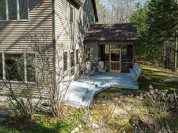 4th image of 217 Leadbetter Road