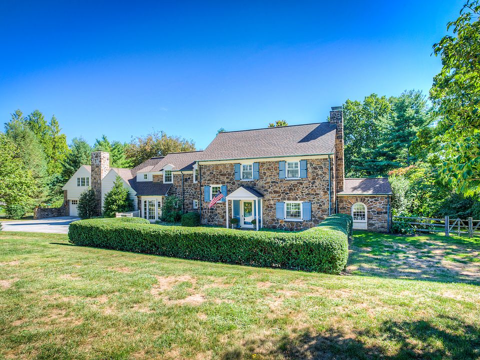2nd image of 506 Hillbrook Rd