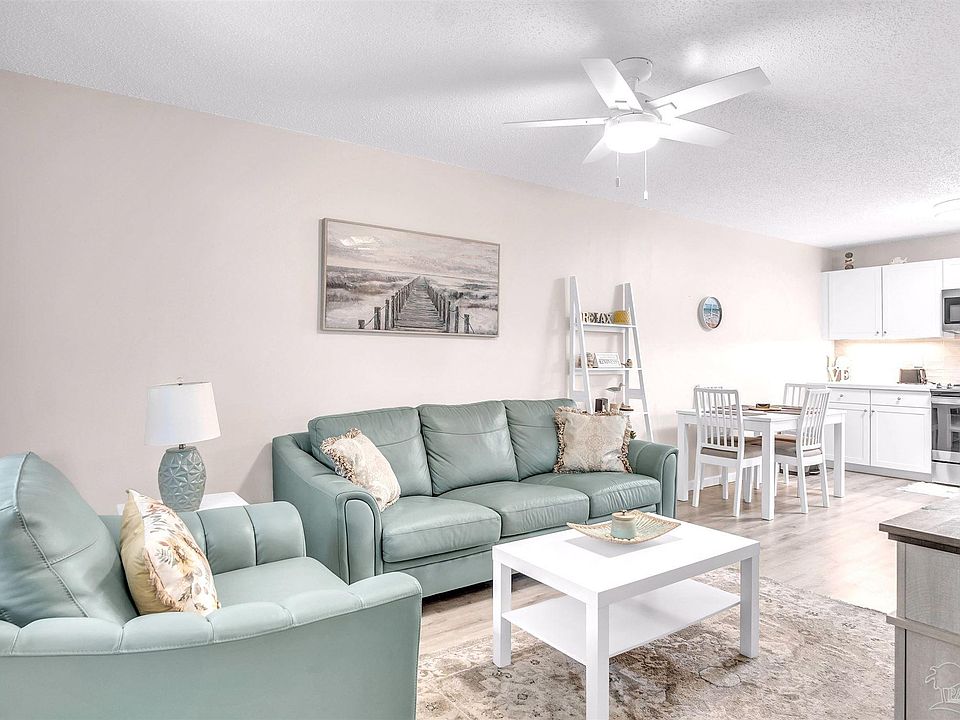 1st image of 3202 Redwood Ln #212