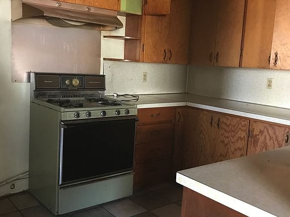 5th image of 419 N 24th St