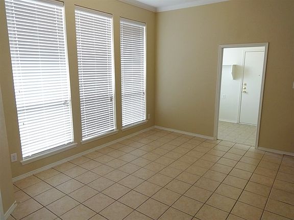 5th image of 124 Dublin Cir