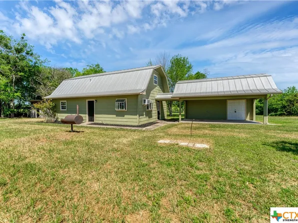 7520 Huber Rd, Seguin, TX 78155