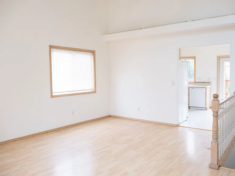 11320 SW Clifford St — Photo 7