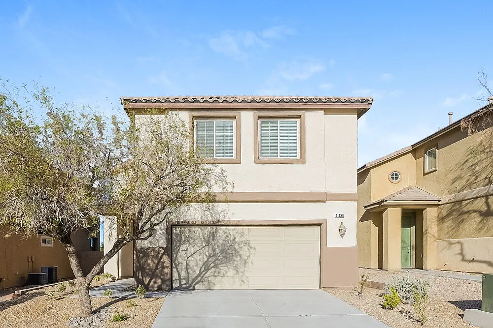 3 bed, 2.5 bath, 1556 sqft, $2,290 — Photo 1