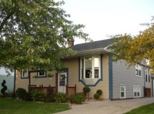 132 S Chase Dr, Crown Pt, IN 46307