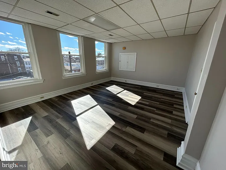 702 Chestnut St #3 — Photo 2