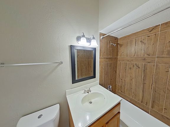 2nd image of 313-8690 Broadview Rd #313