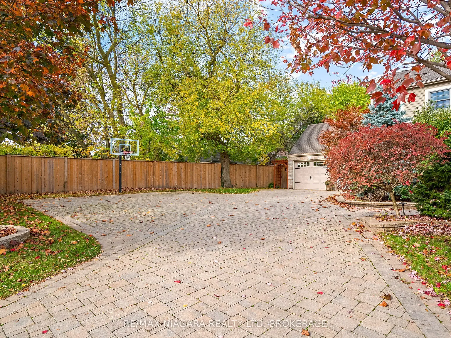 4 bed, $5,000 — Photo 2