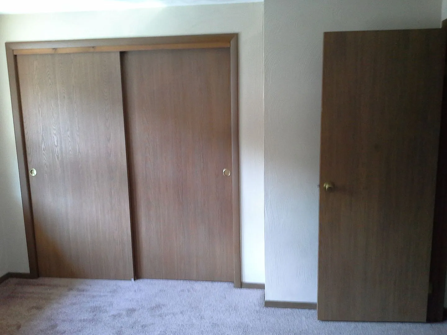 360-374 W. Grape St. — Photo 3