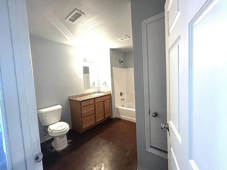 527 Pool Street - Green Units — Photo 16
