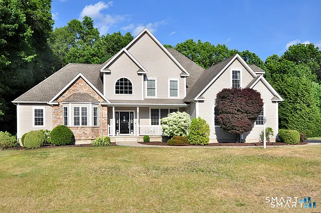 5 bed, 4.5 bath, 5100 sqft, $7,000 — Photo 1