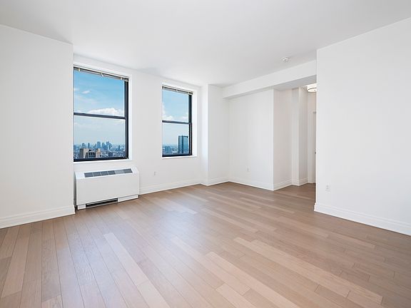 3rd image of 70 Pine St APT 2406