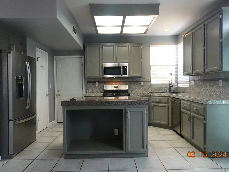 8112 Deer Spring Cir — Photo 8
